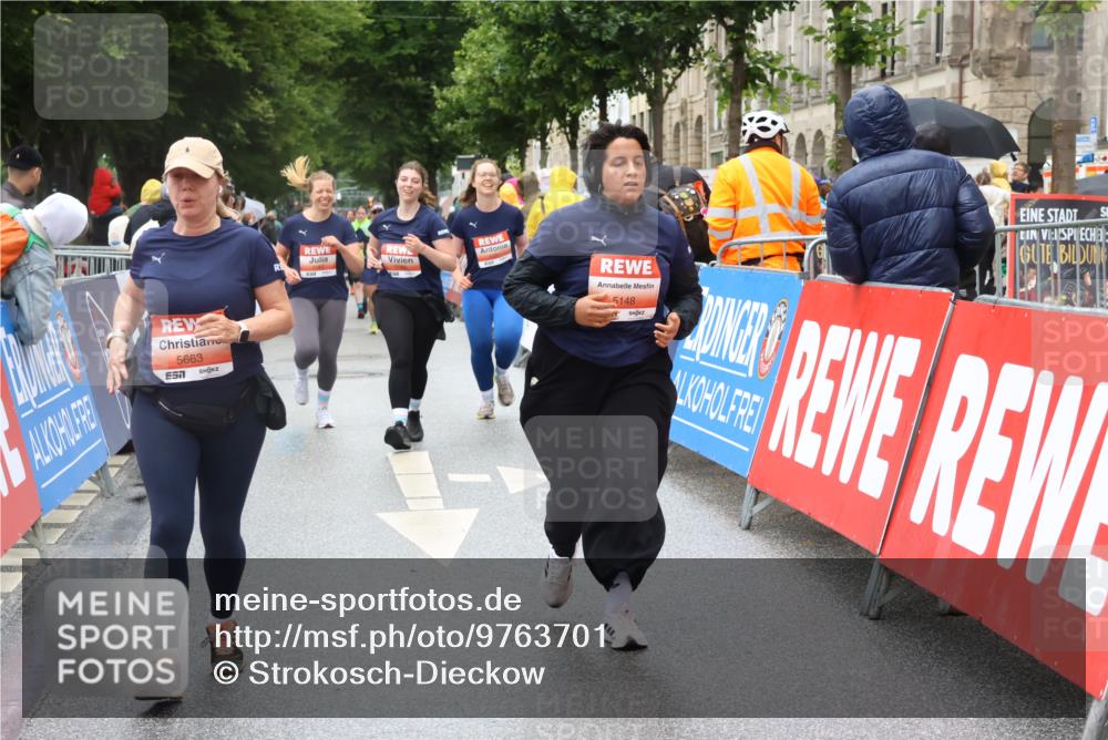 14.06.2026 - REWE Women's Run Strokosch-Dieckow http://msf.ph/oto/9763701 14.06.2026 11:11:52 Ziel 5080, 5081, 5082, 5148, 5663 meine-sportfotos.de