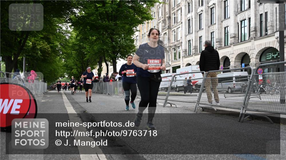 14.06.2026 - REWE Women's Run J. Mangold http://msf.ph/oto/9763718 14.06.2026 11:10:46 Ziel 5136, 5275, 5575, 5617, 6027 meine-sportfotos.de