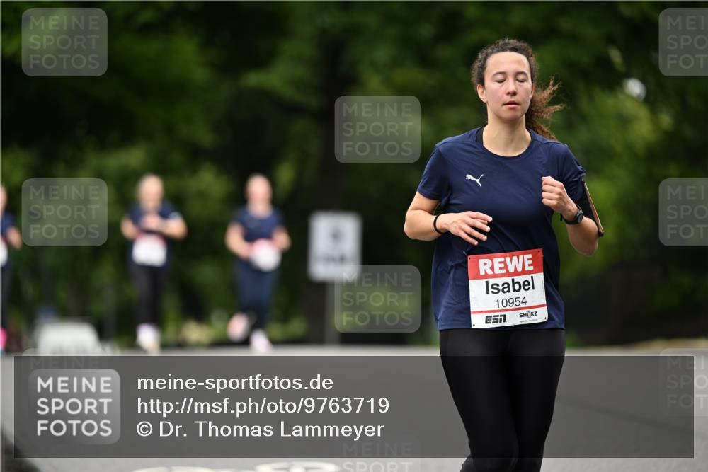 14.06.2026 - REWE Women's Run Dr. Thomas Lammeyer http://msf.ph/oto/9763719 14.06.2026 09:37:53 Laufen 10954 meine-sportfotos.de