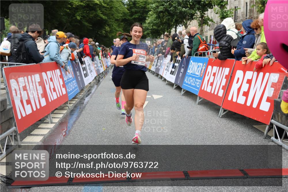 14.06.2026 - REWE Women's Run Strokosch-Dieckow http://msf.ph/oto/9763722 14.06.2026 09:51:06 Ziel 10039, 10159, 10312, 10618, 10666 meine-sportfotos.de