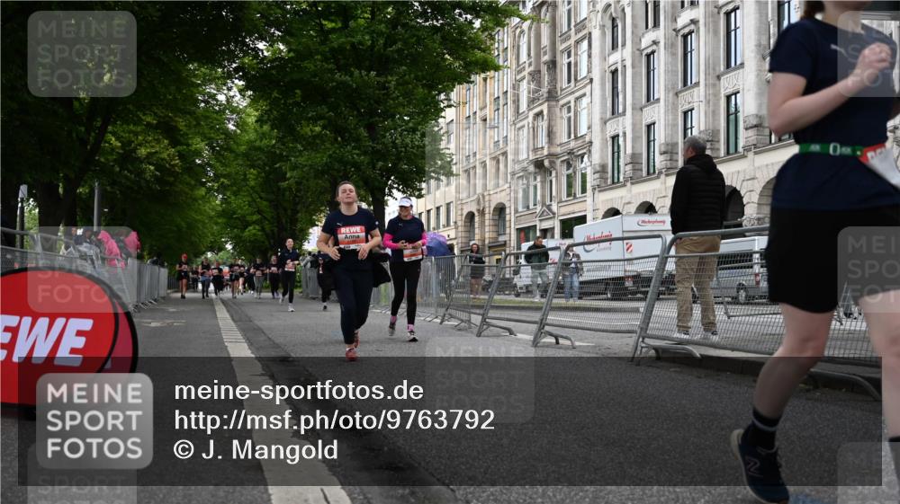 14.06.2026 - REWE Women's Run J. Mangold http://msf.ph/oto/9763792 14.06.2026 11:10:58 Ziel 5165, 5324, 6022, 6068 meine-sportfotos.de