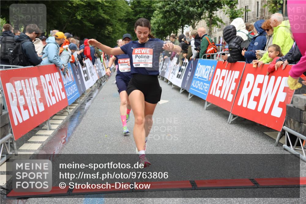 14.06.2026 - REWE Women's Run Strokosch-Dieckow http://msf.ph/oto/9763806 14.06.2026 09:51:07 Ziel 10039, 10159, 10312, 10618, 10666, 11003 meine-sportfotos.de