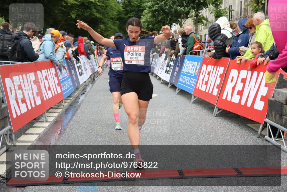 14.06.2026 - REWE Women's Run Strokosch-Dieckow http://msf.ph/oto/9763822 14.06.2026 09:51:07 Ziel 10039, 10159, 10312, 10618, 10666, 11003 meine-sportfotos.de