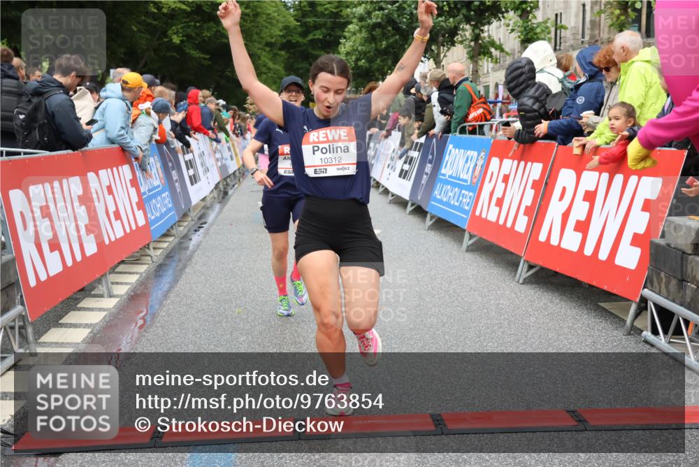 14.06.2026 - REWE Women's Run Strokosch-Dieckow http://msf.ph/oto/9763854 14.06.2026 09:51:07 Ziel 10039, 10159, 10312, 10618, 10666, 11003 meine-sportfotos.de