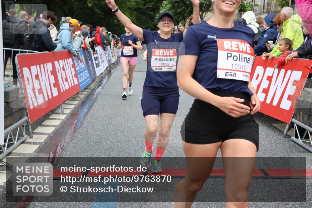 14.06.2026 - REWE Women's Run Strokosch-Dieckow http://msf.ph/oto/9763870 14.06.2026 09:51:08 Ziel 10039, 10091, 10159, 10312, 10618, 10666, 11003 meine-sportfotos.de