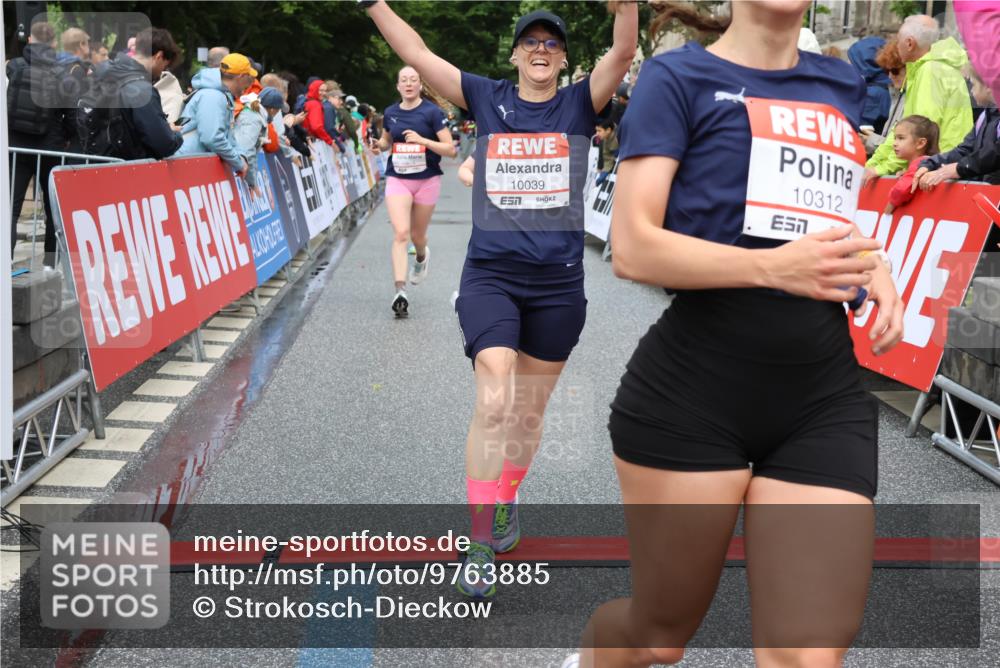 14.06.2026 - REWE Women's Run Strokosch-Dieckow http://msf.ph/oto/9763885 14.06.2026 09:51:08 Ziel 10039, 10091, 10159, 10312, 10618, 10666, 11003 meine-sportfotos.de