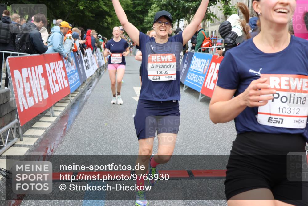 14.06.2026 - REWE Women's Run Strokosch-Dieckow http://msf.ph/oto/9763930 14.06.2026 09:51:08 Ziel 10039, 10091, 10159, 10312, 10618, 10666, 11003 meine-sportfotos.de