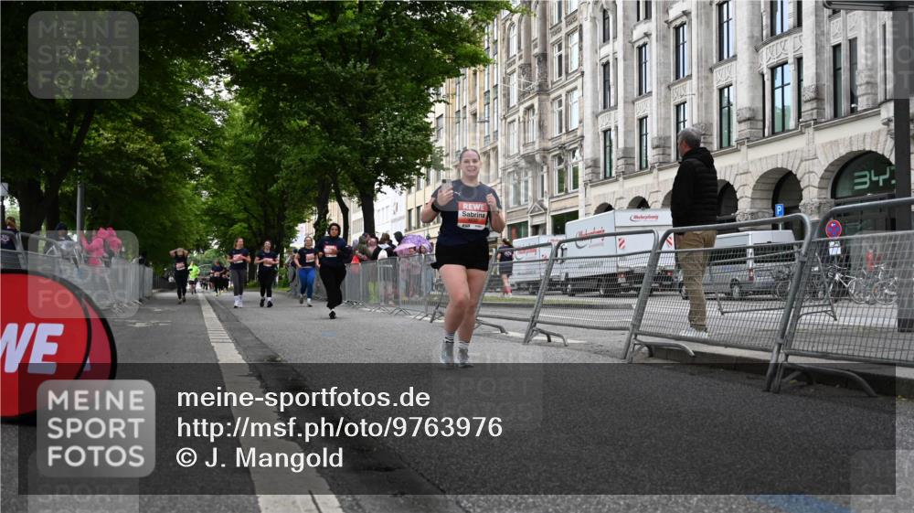 14.06.2026 - REWE Women's Run J. Mangold http://msf.ph/oto/9763976 14.06.2026 11:11:15 Ziel 5040, 5042, 5043, 5162, 5632 meine-sportfotos.de