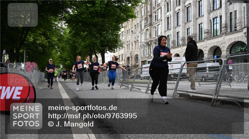 14.06.2026 - REWE Women's Run J. Mangold http://msf.ph/oto/9763995 14.06.2026 11:11:21 Ziel 5080, 5081, 5082, 5148, 5663 meine-sportfotos.de