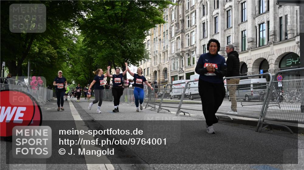 14.06.2026 - REWE Women's Run J. Mangold http://msf.ph/oto/9764001 14.06.2026 11:11:21 Ziel 5080, 5081, 5082, 5148, 5663 meine-sportfotos.de