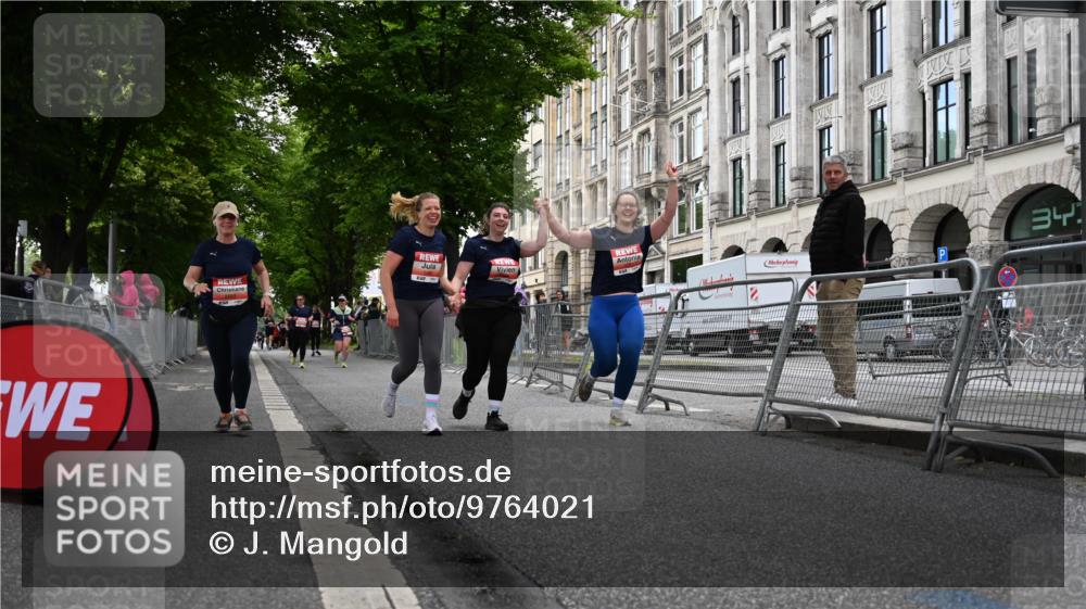 14.06.2026 - REWE Women's Run J. Mangold http://msf.ph/oto/9764021 14.06.2026 11:11:23 Ziel 5080, 5081, 5082, 5148, 5663 meine-sportfotos.de