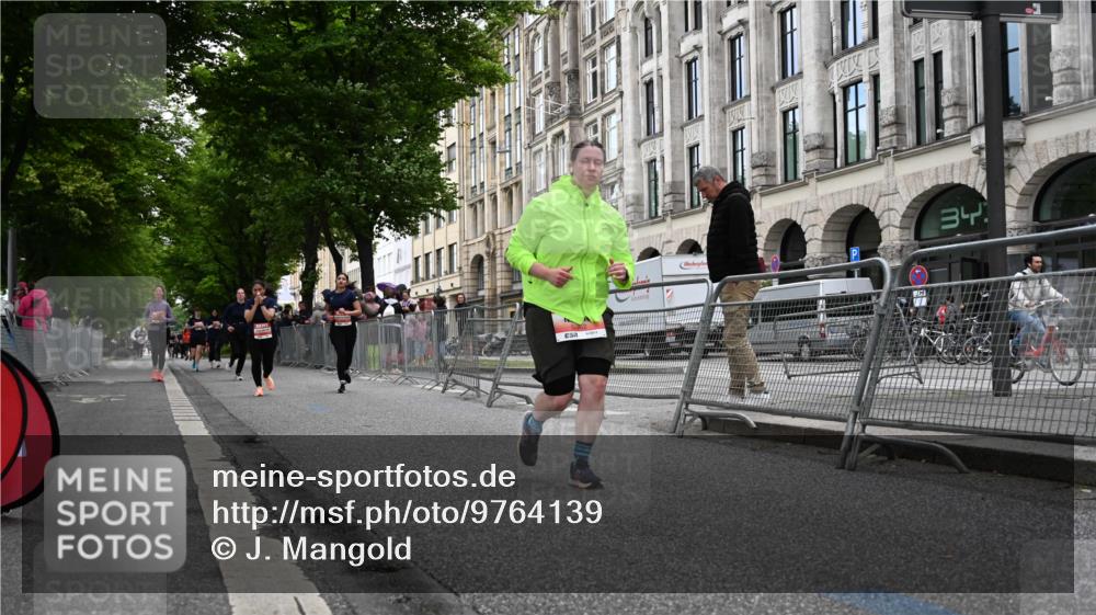 14.06.2026 - REWE Women's Run J. Mangold http://msf.ph/oto/9764139 14.06.2026 11:11:35 Ziel 5215, 5265, 5362, 5730, 5922 meine-sportfotos.de