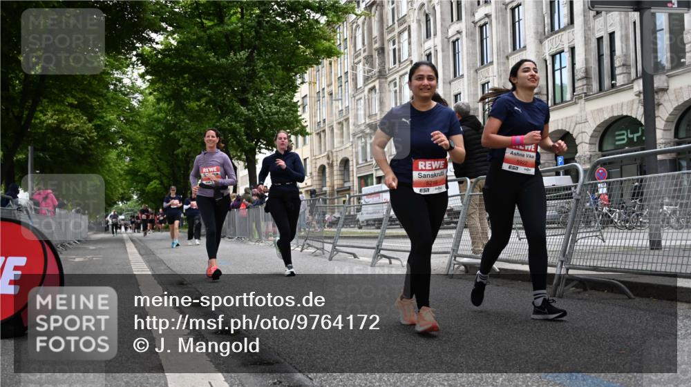14.06.2026 - REWE Women's Run J. Mangold http://msf.ph/oto/9764172 14.06.2026 11:11:40 Ziel 5215, 5362, 5400, 5401, 5922 meine-sportfotos.de