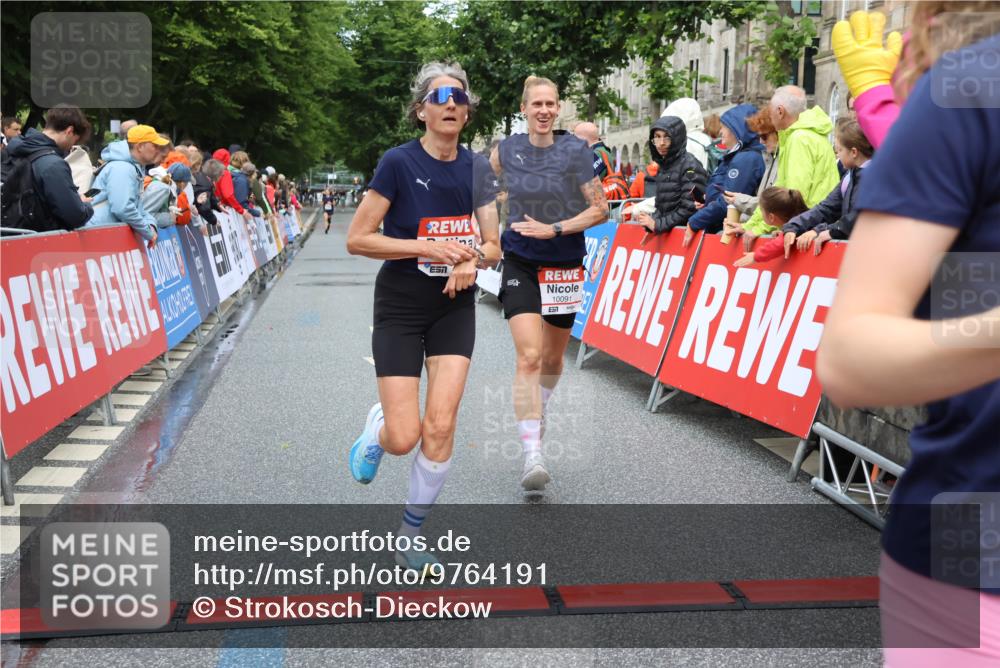 14.06.2026 - REWE Women's Run Strokosch-Dieckow http://msf.ph/oto/9764191 14.06.2026 09:51:11 Ziel 10039, 10091, 10312, 10618, 10666, 11003 meine-sportfotos.de