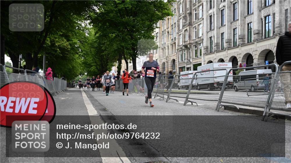14.06.2026 - REWE Women's Run J. Mangold http://msf.ph/oto/9764232 14.06.2026 11:11:53 Ziel 5388, 5602 meine-sportfotos.de