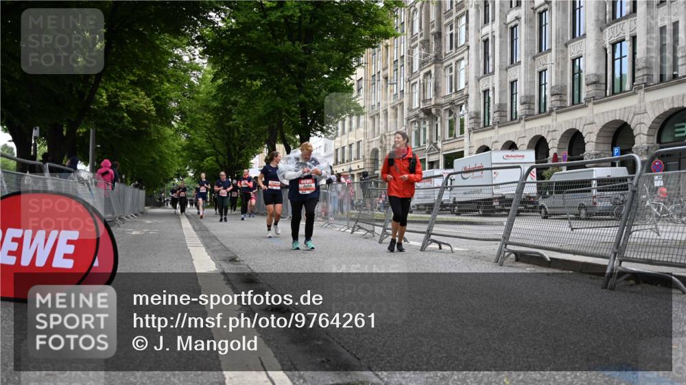 14.06.2026 - REWE Women's Run J. Mangold http://msf.ph/oto/9764261 14.06.2026 11:11:58 Ziel 5388, 5658, 5959 meine-sportfotos.de