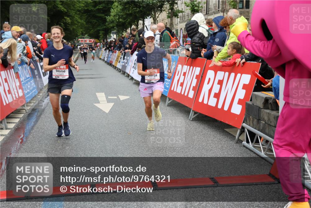 14.06.2026 - REWE Women's Run Strokosch-Dieckow http://msf.ph/oto/9764321 14.06.2026 09:51:26 Ziel 10144, 10853 meine-sportfotos.de