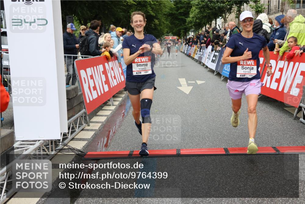 14.06.2026 - REWE Women's Run Strokosch-Dieckow http://msf.ph/oto/9764399 14.06.2026 09:51:27 Ziel 10144, 10853 meine-sportfotos.de