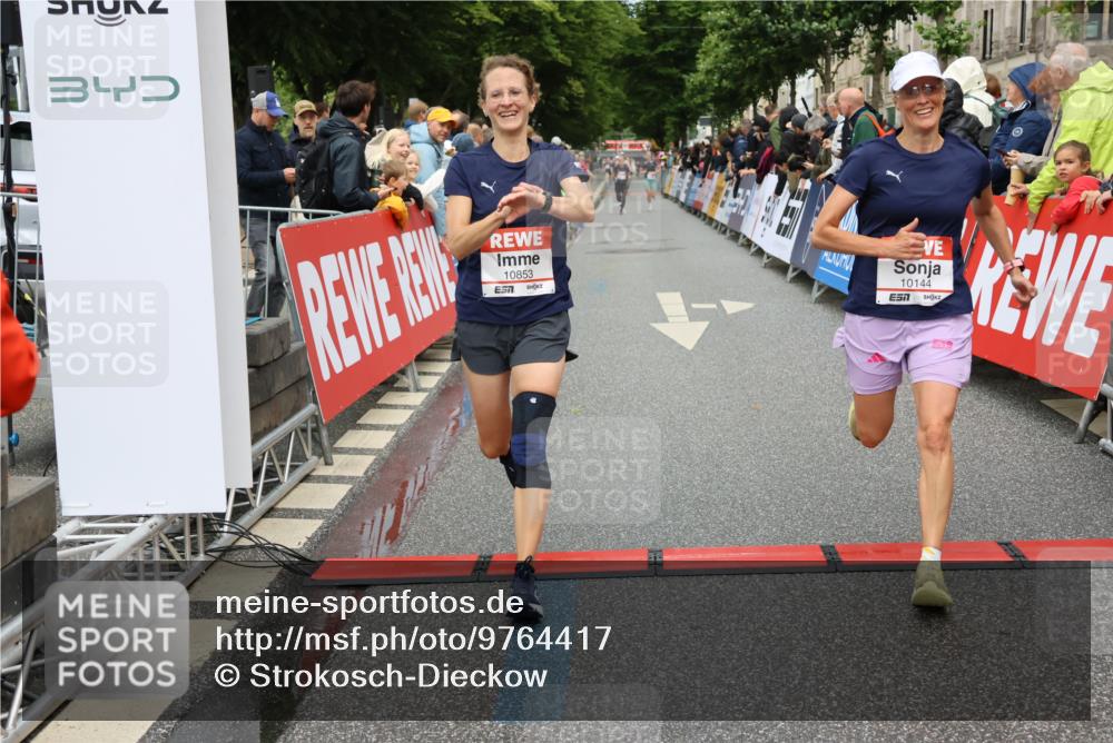 14.06.2026 - REWE Women's Run Strokosch-Dieckow http://msf.ph/oto/9764417 14.06.2026 09:51:27 Ziel 10144, 10853 meine-sportfotos.de