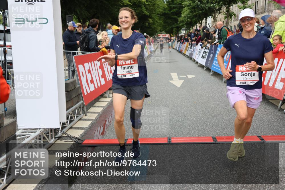 14.06.2026 - REWE Women's Run Strokosch-Dieckow http://msf.ph/oto/9764473 14.06.2026 09:51:27 Ziel 10144, 10853 meine-sportfotos.de
