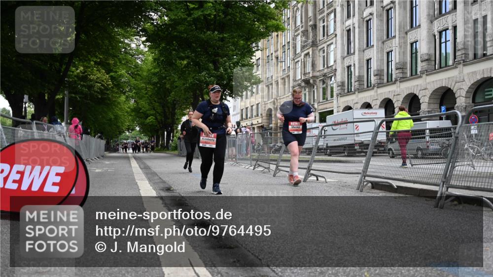 14.06.2026 - REWE Women's Run J. Mangold http://msf.ph/oto/9764495 14.06.2026 11:12:25 Ziel 5009, 5155, 5205 meine-sportfotos.de