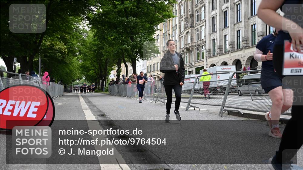 14.06.2026 - REWE Women's Run J. Mangold http://msf.ph/oto/9764504 14.06.2026 11:12:27 Ziel 5009, 5155, 5205, 5847 meine-sportfotos.de