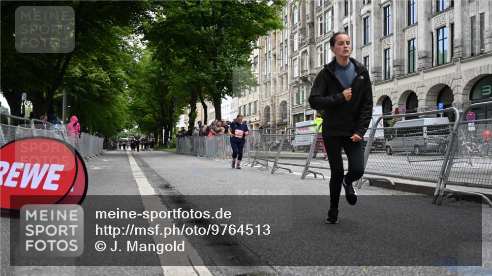 14.06.2026 - REWE Women's Run J. Mangold http://msf.ph/oto/9764513 14.06.2026 11:12:28 Ziel 5009, 5155, 5205, 5847 meine-sportfotos.de