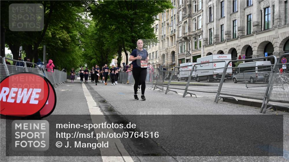 14.06.2026 - REWE Women's Run J. Mangold http://msf.ph/oto/9764516 14.06.2026 11:12:47 Ziel 5365, 5426 meine-sportfotos.de
