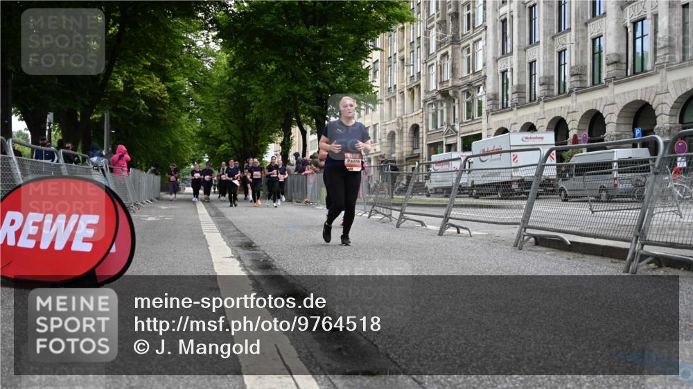 14.06.2026 - REWE Women's Run J. Mangold http://msf.ph/oto/9764518 14.06.2026 11:12:48 Ziel 5365, 5426 meine-sportfotos.de
