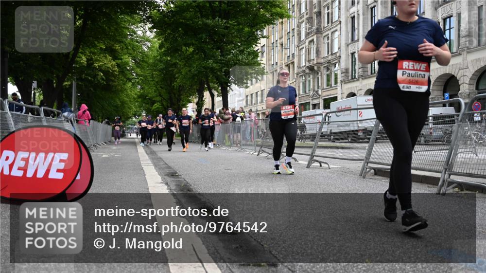 14.06.2026 - REWE Women's Run J. Mangold http://msf.ph/oto/9764542 14.06.2026 11:12:50 Ziel 5300, 5365, 5426 meine-sportfotos.de
