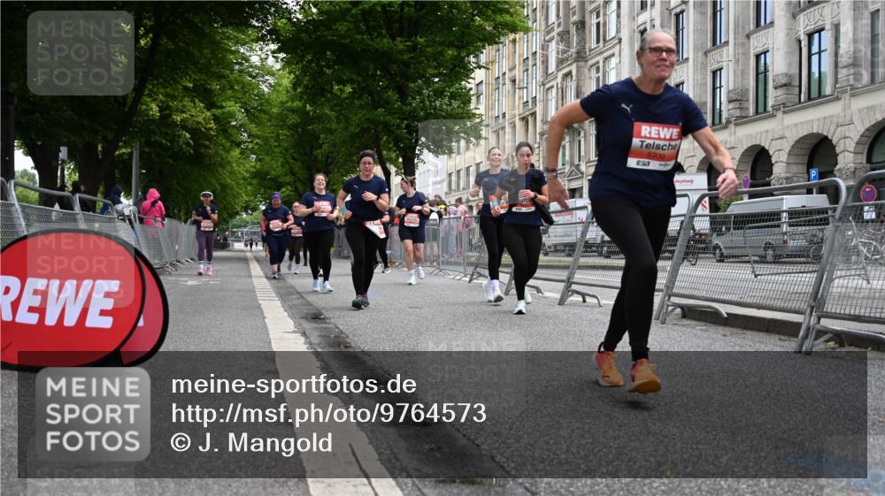 14.06.2026 - REWE Women's Run J. Mangold http://msf.ph/oto/9764573 14.06.2026 11:12:55 Ziel 5299, 5300, 5365, 5383, 5726, 5936 meine-sportfotos.de