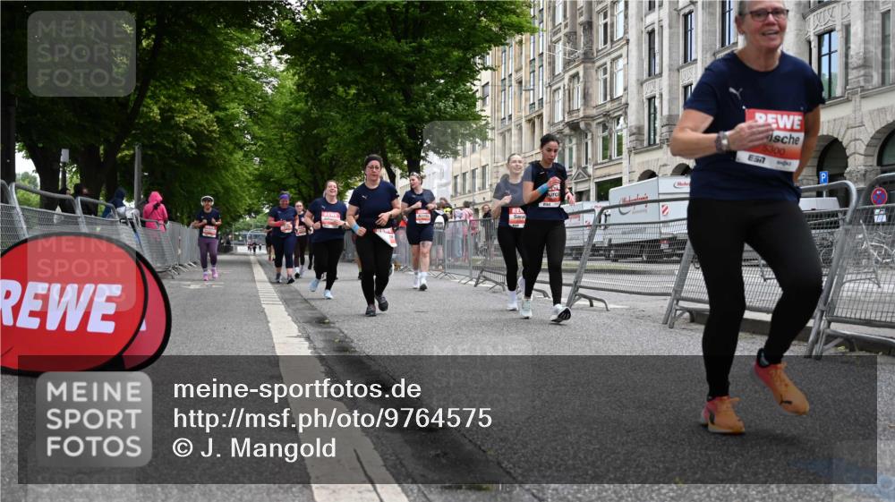 14.06.2026 - REWE Women's Run J. Mangold http://msf.ph/oto/9764575 14.06.2026 11:12:56 Ziel 5299, 5300, 5365, 5383, 5645, 5678, 5726, 5936, 6033 meine-sportfotos.de