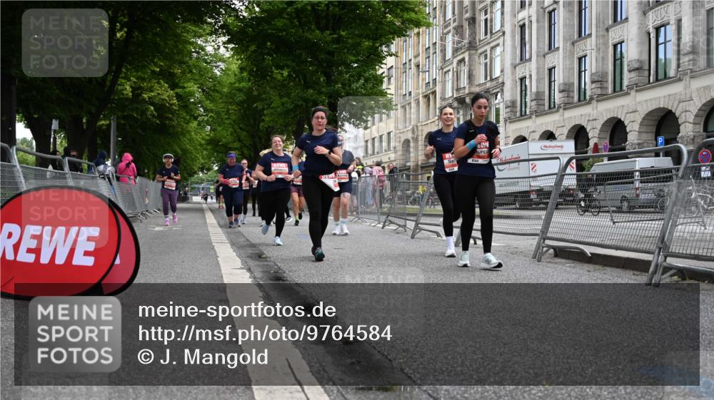 14.06.2026 - REWE Women's Run J. Mangold http://msf.ph/oto/9764584 14.06.2026 11:12:56 Ziel 5299, 5300, 5365, 5383, 5645, 5678, 5726, 5936, 6033 meine-sportfotos.de