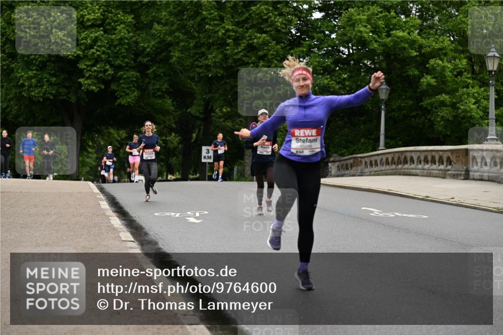 14.06.2026 - REWE Women's Run Dr. Thomas Lammeyer http://msf.ph/oto/9764600 14.06.2026 09:39:29 Laufen 3, 10299 meine-sportfotos.de