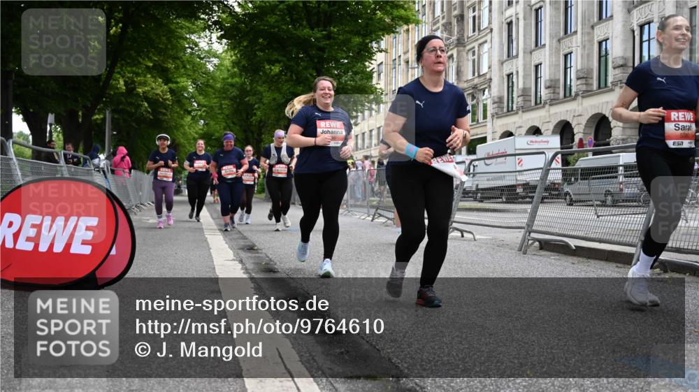 14.06.2026 - REWE Women's Run J. Mangold http://msf.ph/oto/9764610 14.06.2026 11:12:58 Ziel 5252, 5299, 5300, 5383, 5537, 5564, 5645, 5678, 5726, 5936, 5955, 6033 meine-sportfotos.de