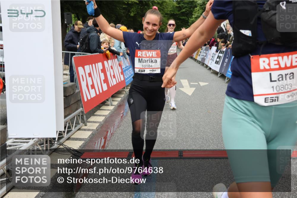 14.06.2026 - REWE Women's Run Strokosch-Dieckow http://msf.ph/oto/9764638 14.06.2026 09:51:37 Ziel 10184, 10390, 10604, 10803 meine-sportfotos.de
