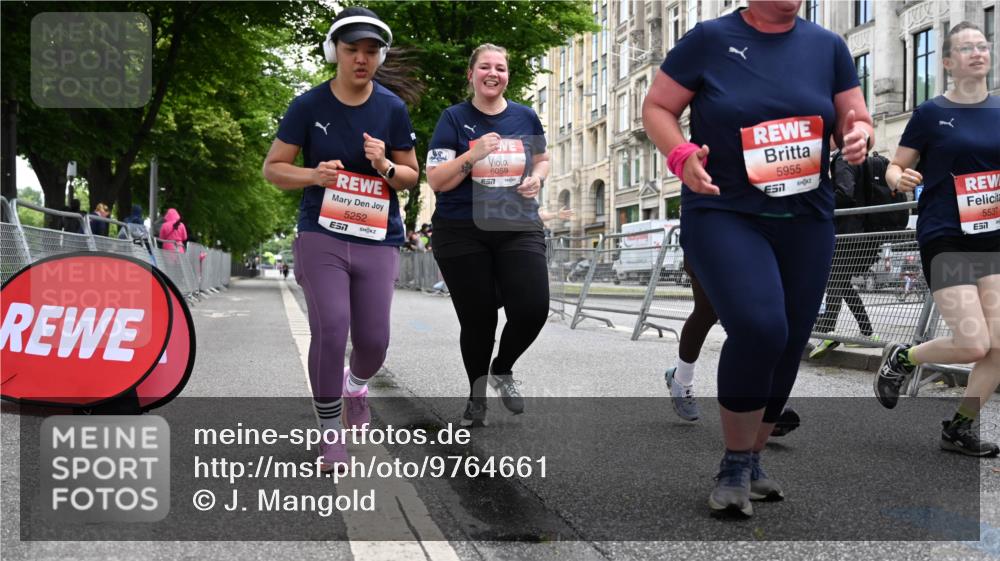 14.06.2026 - REWE Women's Run J. Mangold http://msf.ph/oto/9764661 14.06.2026 11:13:03 Ziel 5057, 5252, 5299, 5383, 5537, 5564, 5645, 5678, 5726, 5936, 5955, 6033, 6059 meine-sportfotos.de