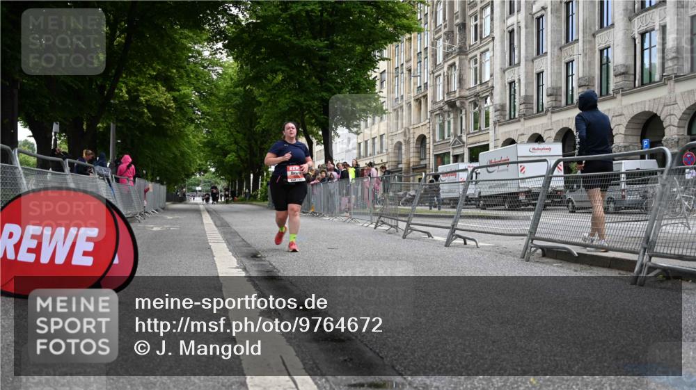 14.06.2026 - REWE Women's Run J. Mangold http://msf.ph/oto/9764672 14.06.2026 11:13:11 Ziel 5256 meine-sportfotos.de