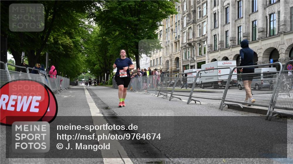 14.06.2026 - REWE Women's Run J. Mangold http://msf.ph/oto/9764674 14.06.2026 11:13:12 Ziel 5256 meine-sportfotos.de