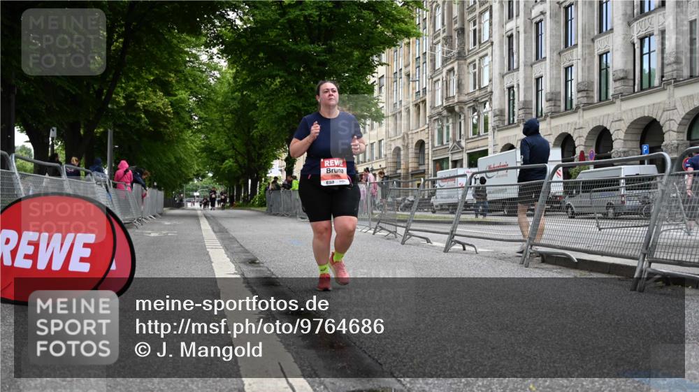 14.06.2026 - REWE Women's Run J. Mangold http://msf.ph/oto/9764686 14.06.2026 11:13:13 Ziel 5256 meine-sportfotos.de