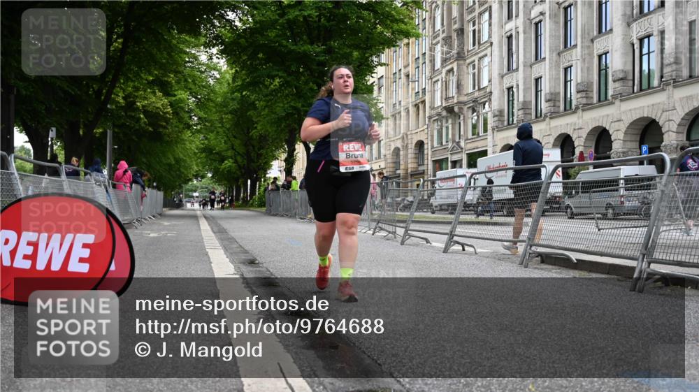 14.06.2026 - REWE Women's Run J. Mangold http://msf.ph/oto/9764688 14.06.2026 11:13:14 Ziel 5256 meine-sportfotos.de