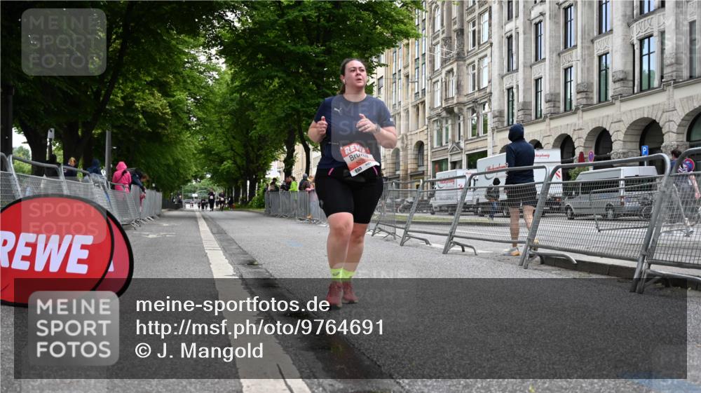 14.06.2026 - REWE Women's Run J. Mangold http://msf.ph/oto/9764691 14.06.2026 11:13:14 Ziel 5256 meine-sportfotos.de