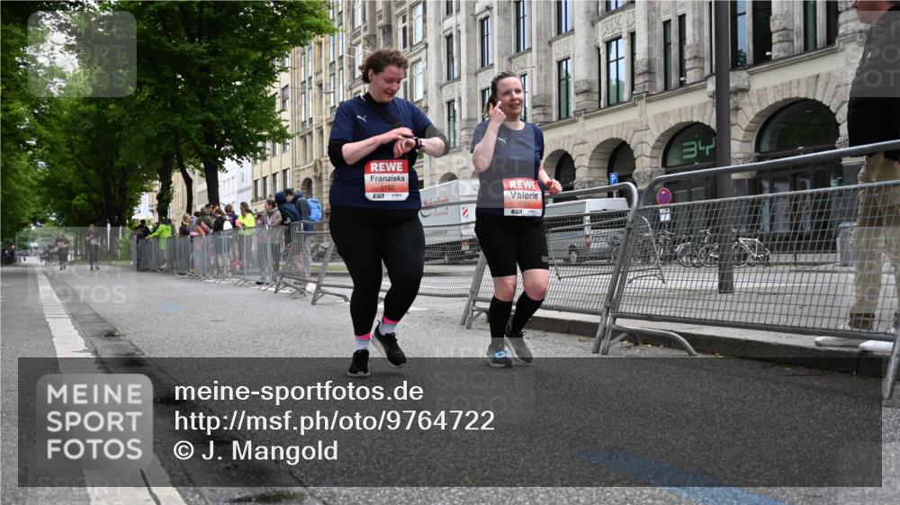 14.06.2026 - REWE Women's Run J. Mangold http://msf.ph/oto/9764722 14.06.2026 11:13:40 Ziel 5151, 5152 meine-sportfotos.de