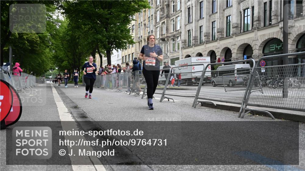 14.06.2026 - REWE Women's Run J. Mangold http://msf.ph/oto/9764731 14.06.2026 11:13:56 Ziel 5680, 5781 meine-sportfotos.de