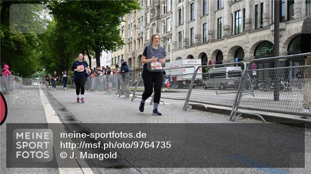 14.06.2026 - REWE Women's Run J. Mangold http://msf.ph/oto/9764735 14.06.2026 11:13:56 Ziel 5680, 5781 meine-sportfotos.de