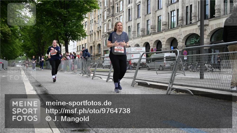 14.06.2026 - REWE Women's Run J. Mangold http://msf.ph/oto/9764738 14.06.2026 11:13:57 Ziel 5680, 5781 meine-sportfotos.de