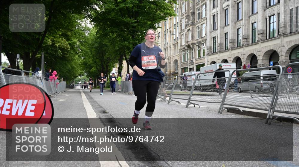14.06.2026 - REWE Women's Run J. Mangold http://msf.ph/oto/9764742 14.06.2026 11:13:58 Ziel 5680, 5781 meine-sportfotos.de