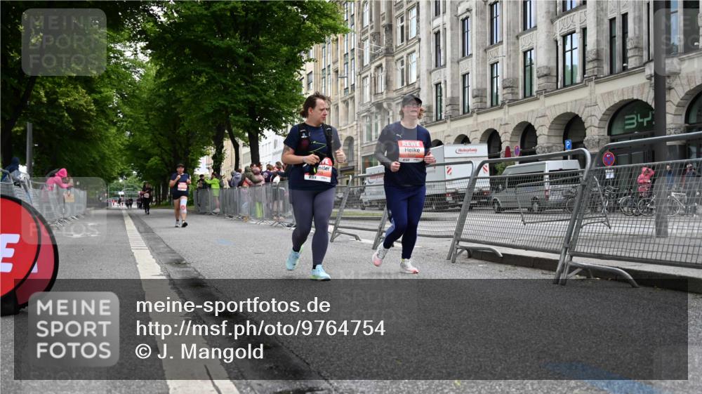 14.06.2026 - REWE Women's Run J. Mangold http://msf.ph/oto/9764754 14.06.2026 11:14:06 Ziel 5405, 5558 meine-sportfotos.de