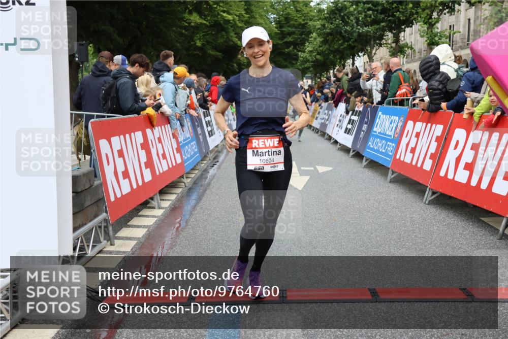 14.06.2026 - REWE Women's Run Strokosch-Dieckow http://msf.ph/oto/9764760 14.06.2026 09:51:41 Ziel 10184, 10390, 10589, 10604, 10803 meine-sportfotos.de