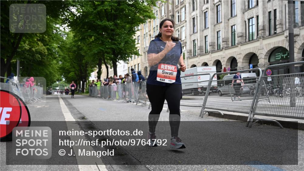 14.06.2026 - REWE Women's Run J. Mangold http://msf.ph/oto/9764792 14.06.2026 11:14:21 Ziel 5972 meine-sportfotos.de